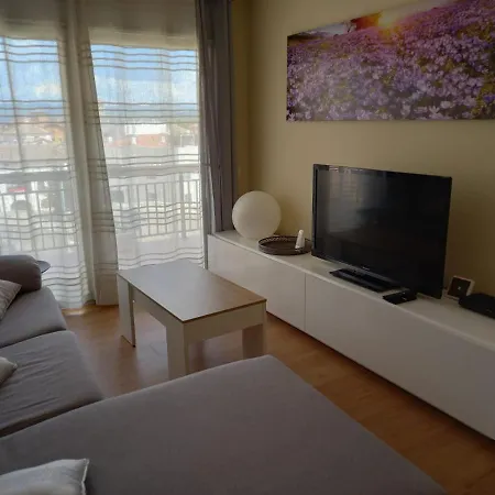 Lovely Flat In With Balcony *